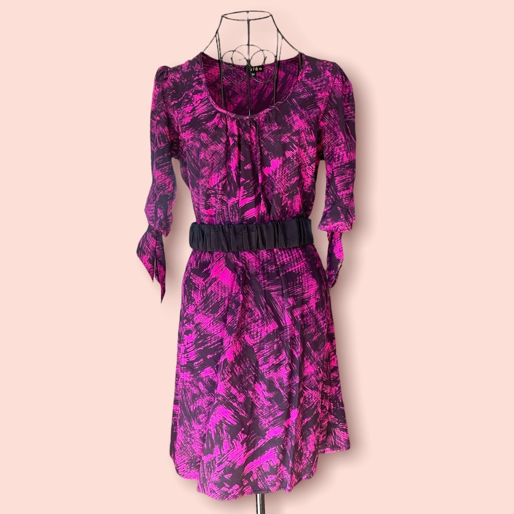 Akiko 100% silk contemporary print tie sleeve belted dress size M